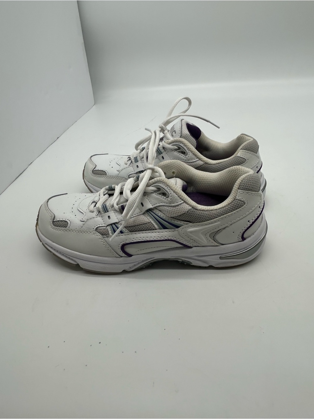 Vionic Women’s Classic Walker White & Purple Athletic Sneakers - size 8